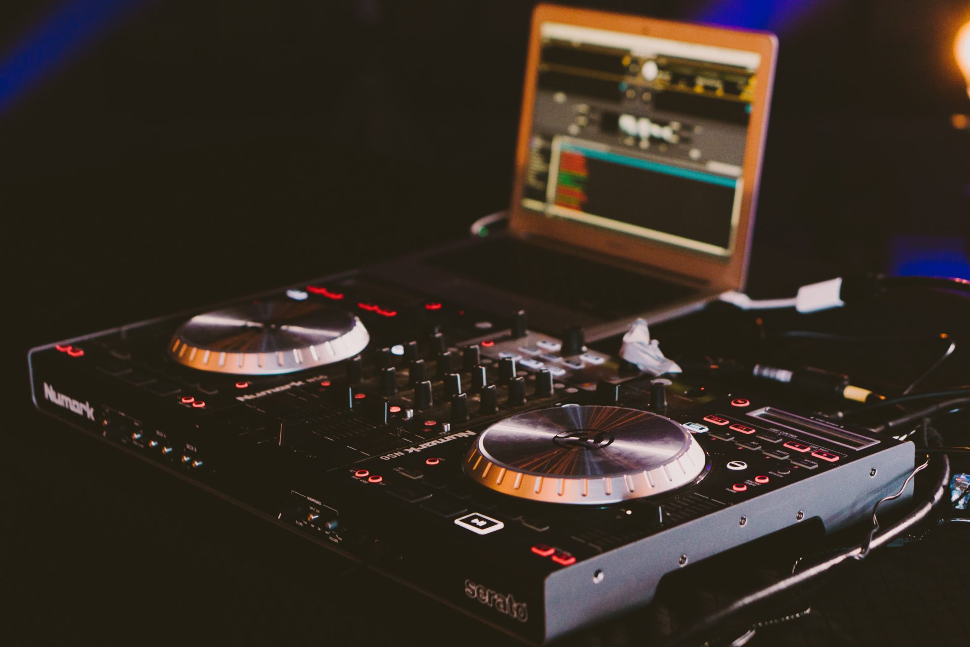 Is Becoming A DJ A Lucrative Hustle?